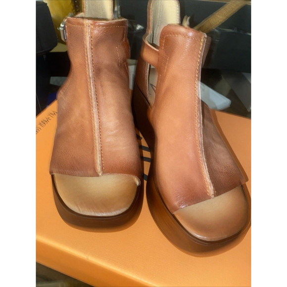 Miz Mooz Shoes - Miz Mooz Leather Wedge Sandals Gloria Brick Retail $185